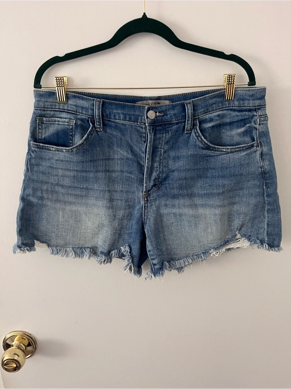 Joe’s Jeans Denim Shorts Cutoff Raw Hem Button Closure 4” Inseam Women’s 29